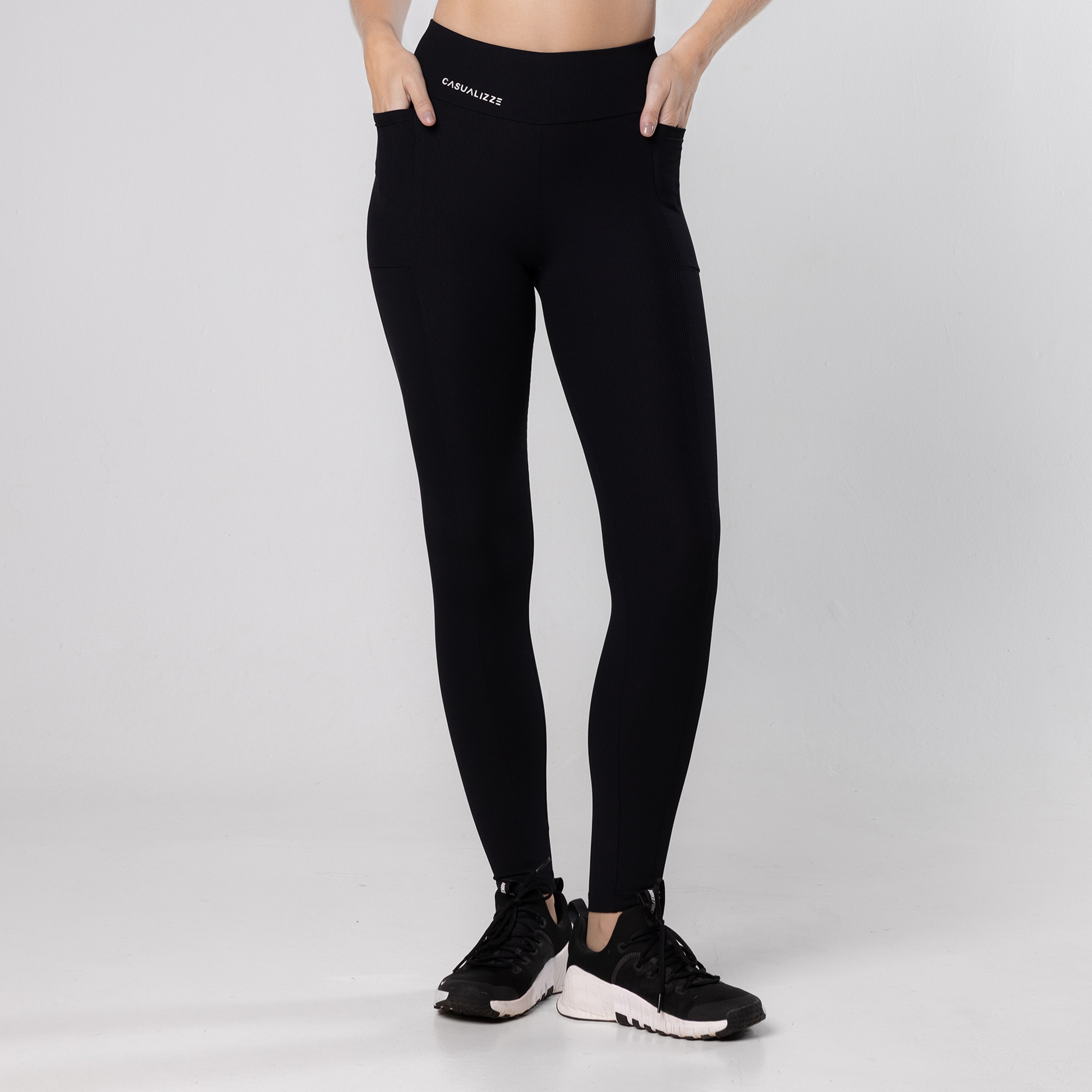 Calça Legging Feminina Academia Fitness Com Bolsos Corrida - Preto P Calça Legging Feminina Academia Fitness Com Bolsos Corrida - Preto P