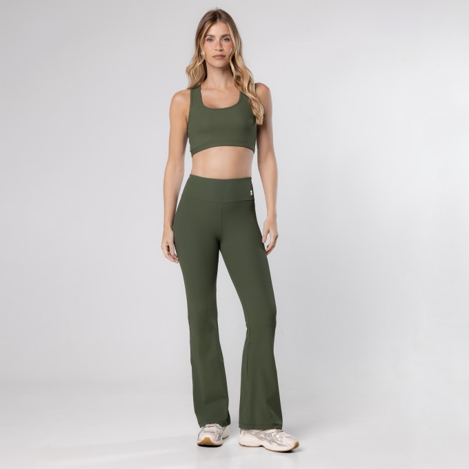 Conjunto Sprint + Essence Verde Militar