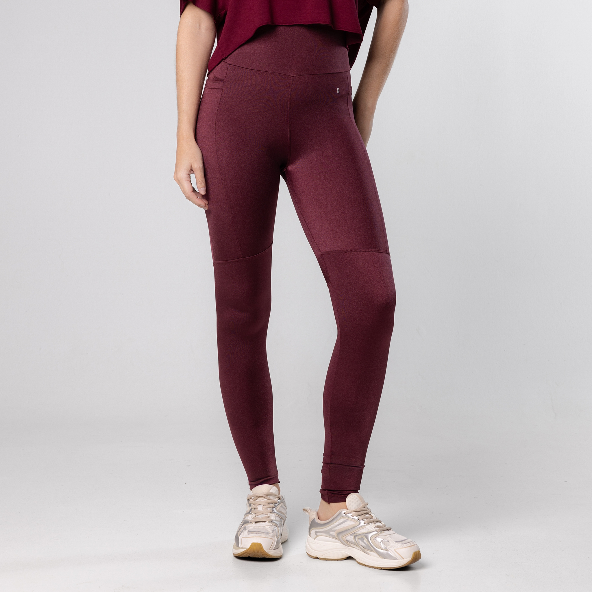 Calça Legging Feminina Academia Bolsos Refletivo - Vinho Barolo P Calça Legging Feminina Academia Bolsos Refletivo - Vinho Barolo P