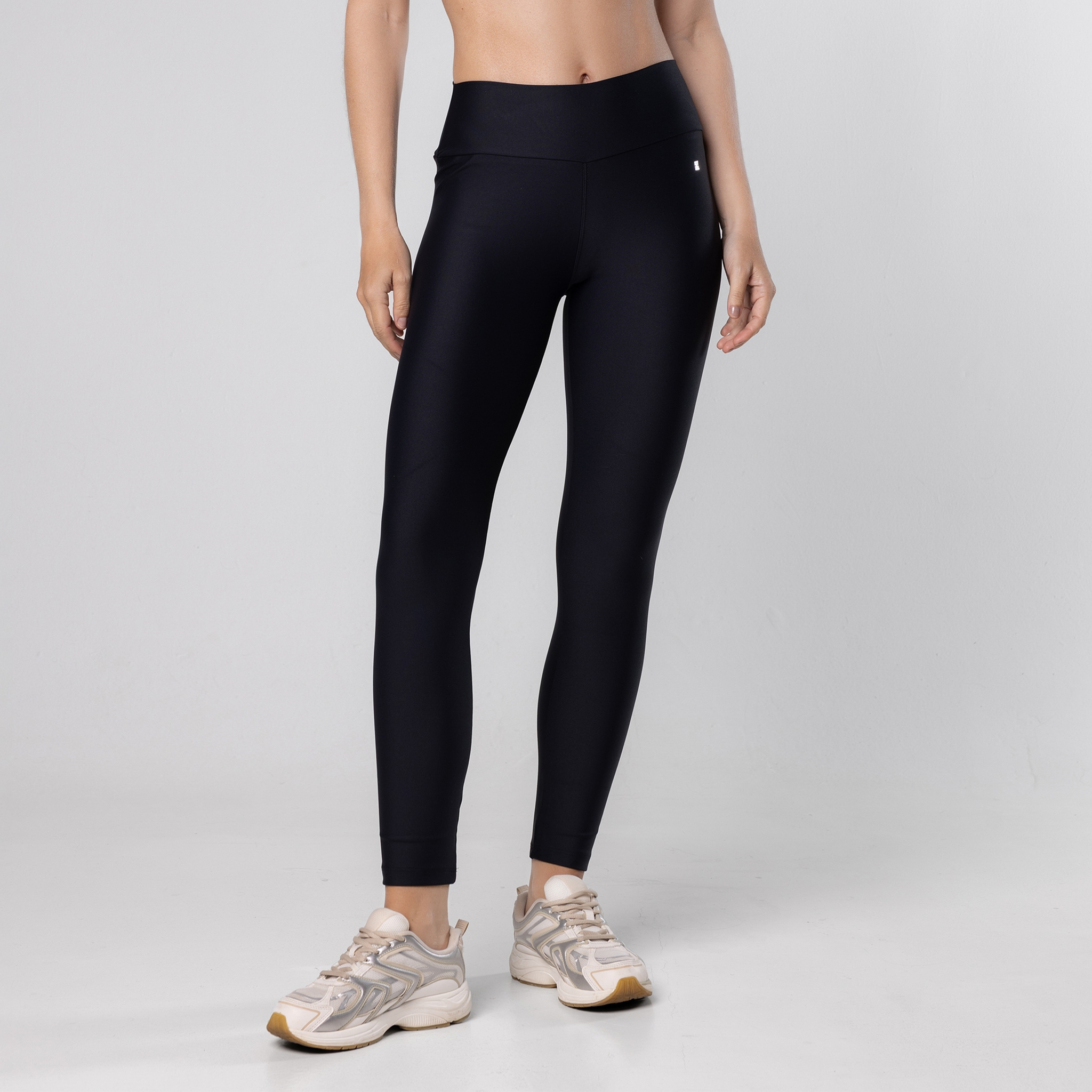 Legging Fitness Feminina Lisa Poliamida Cintura Alta - Preto P Legging Fitness Feminina Lisa Poliamida Cintura Alta - Preto P