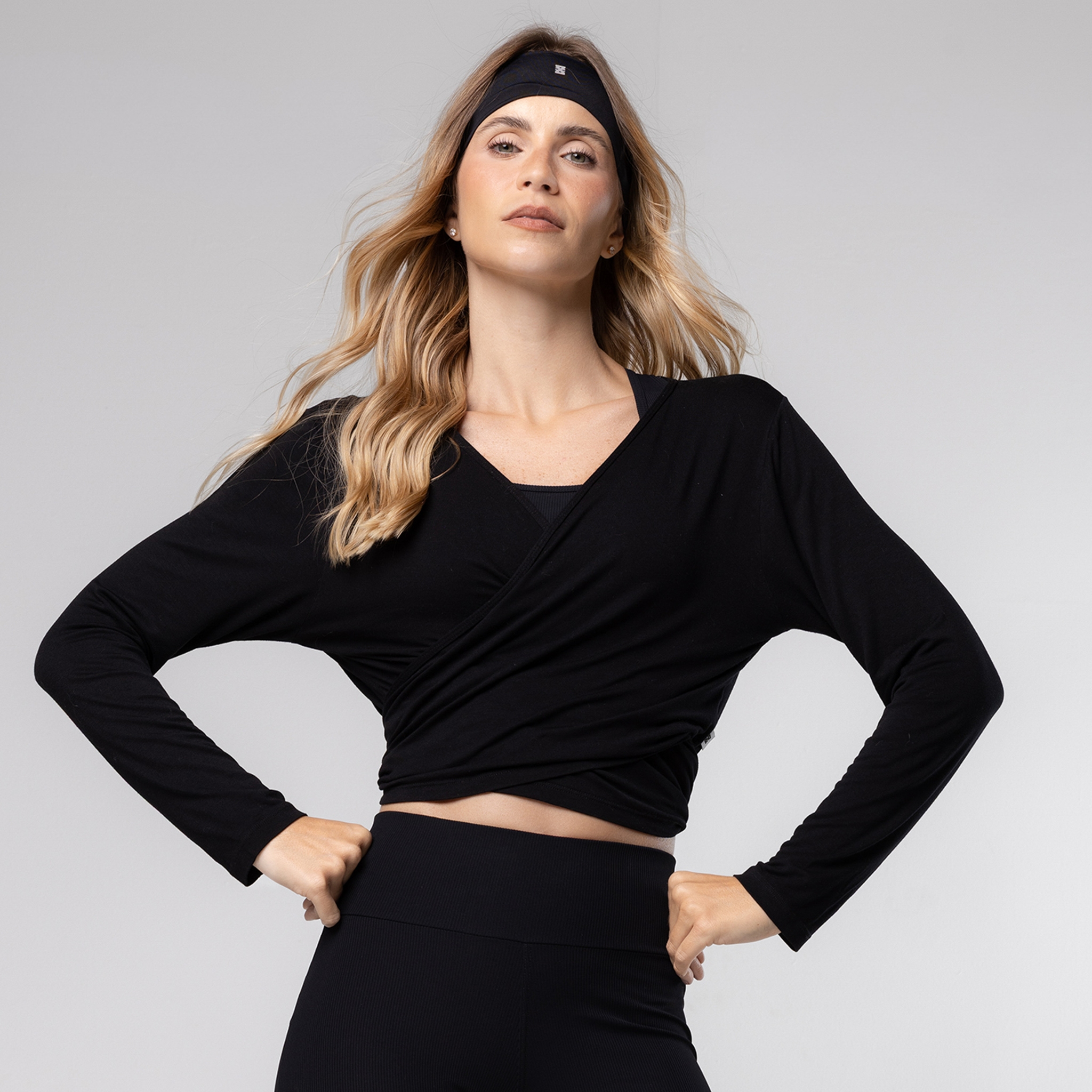 Cropped Decote V Transpassado Manga Longa Fitness Amarração