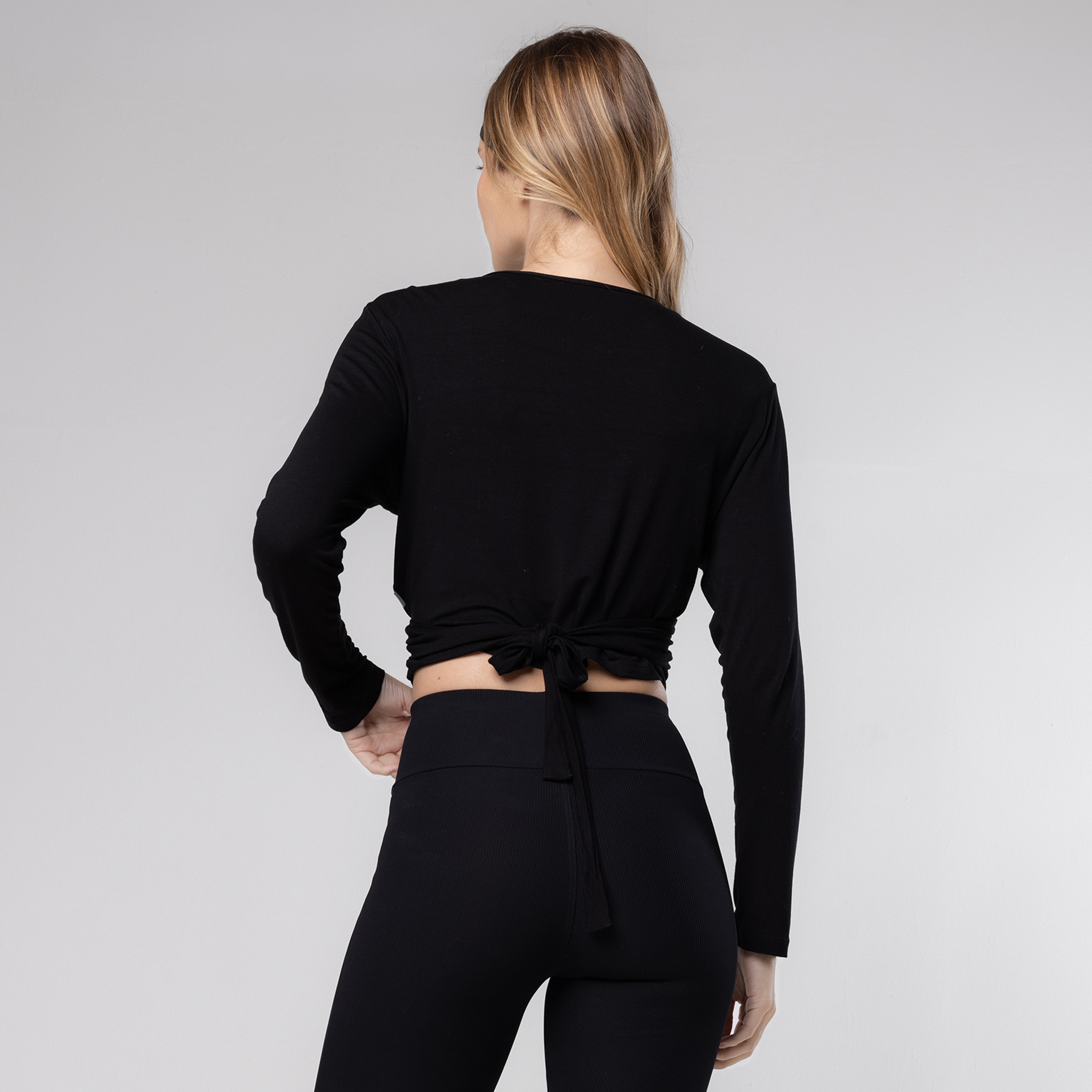 Cropped Decote V Transpassado Manga Longa Fitness Amarração