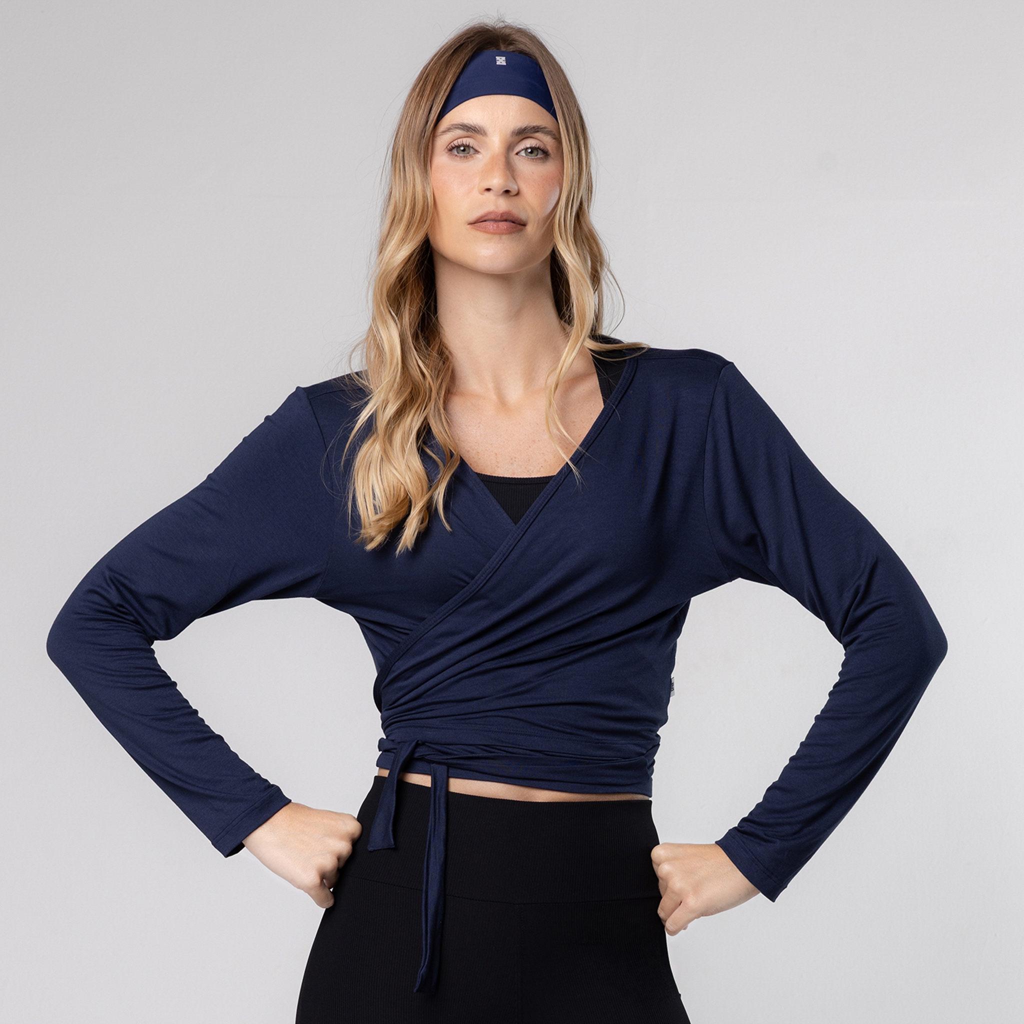 Cropped Decote V Transpassado Manga Longa Fitness Amarração