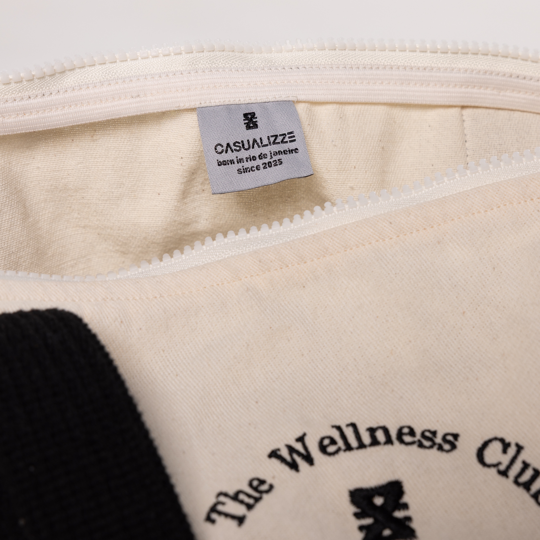 Bolsa Wellness Bordada com Zíper
