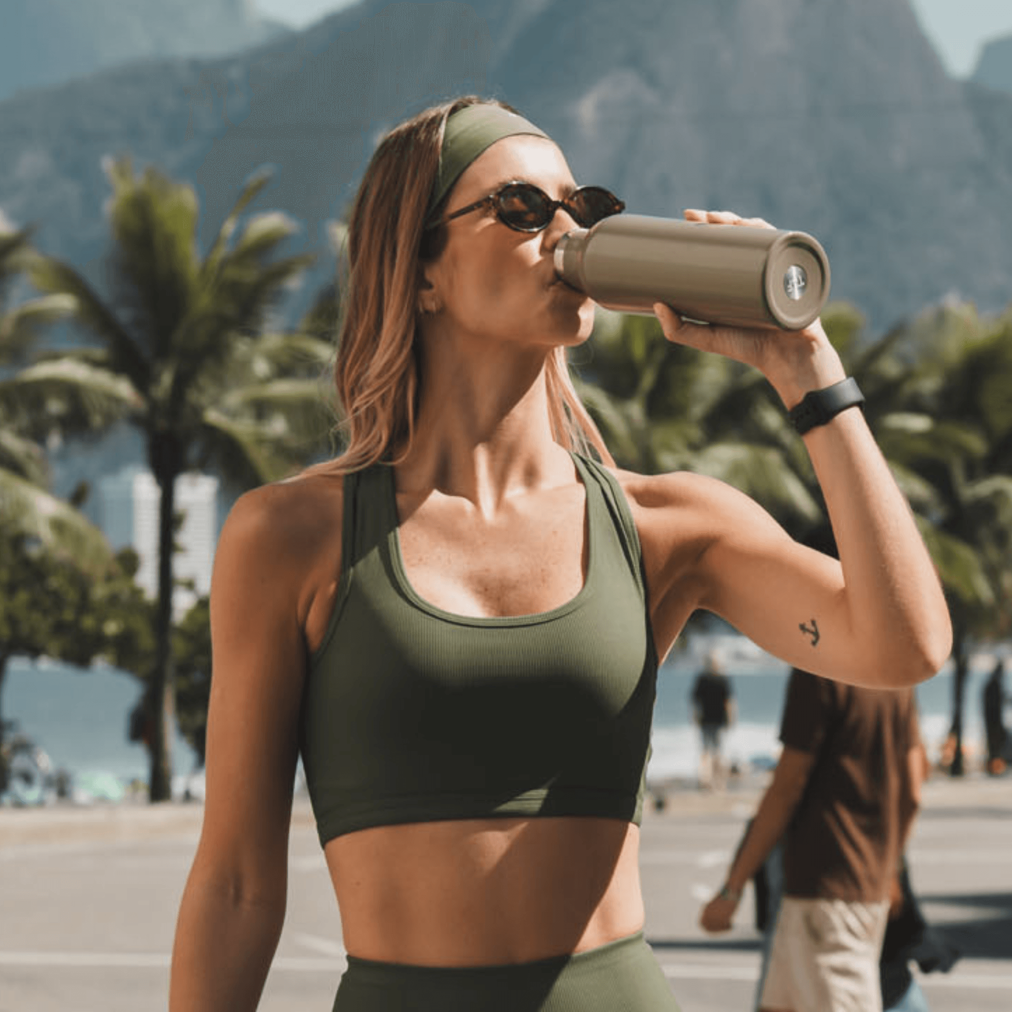 Kit 2 Tops Femininos Bolso Fitness Marrom e Verde